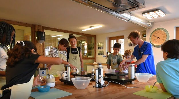 Altitude Camps Blog - kids preparing food in the kitchen 